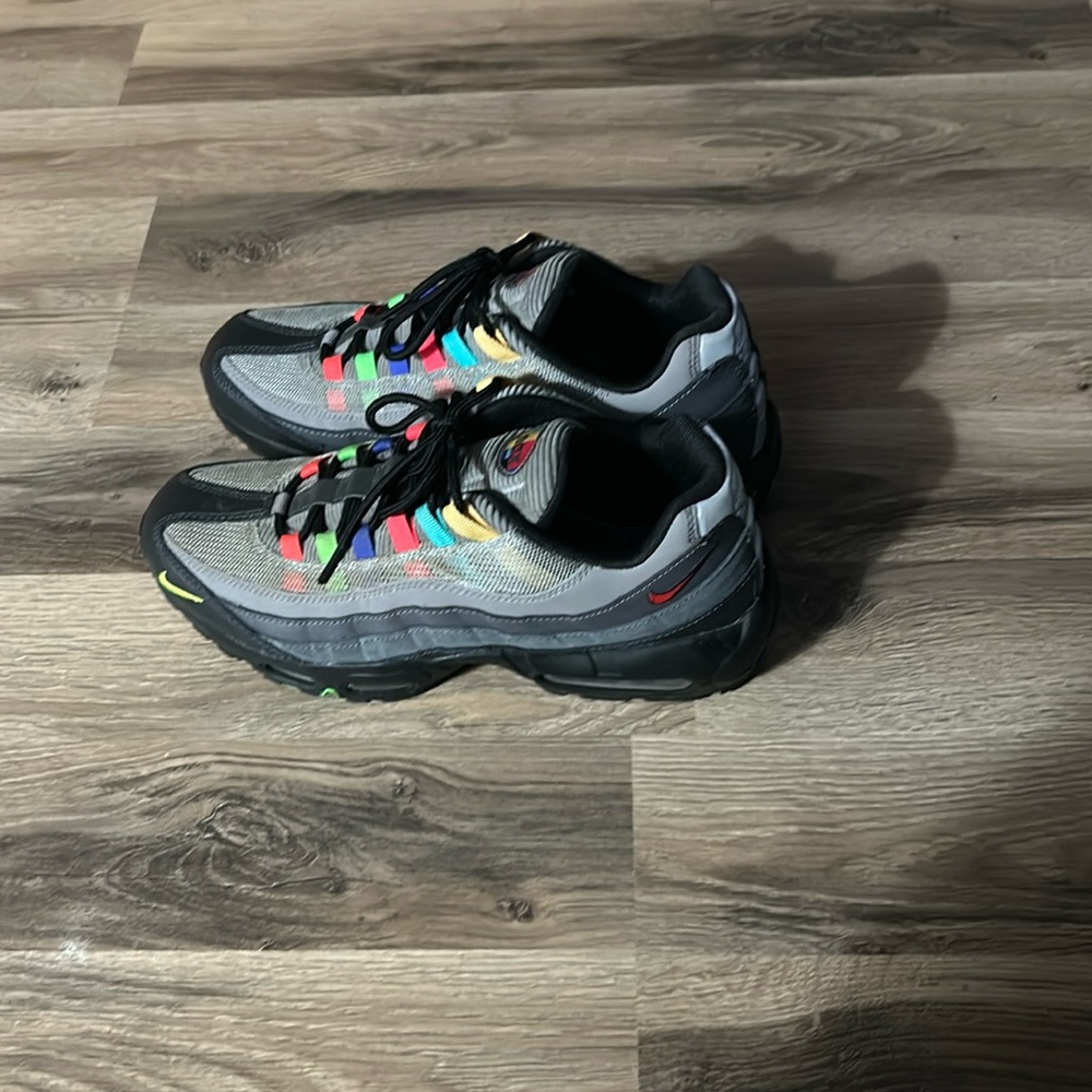 Nike Air Max 90s men size 9